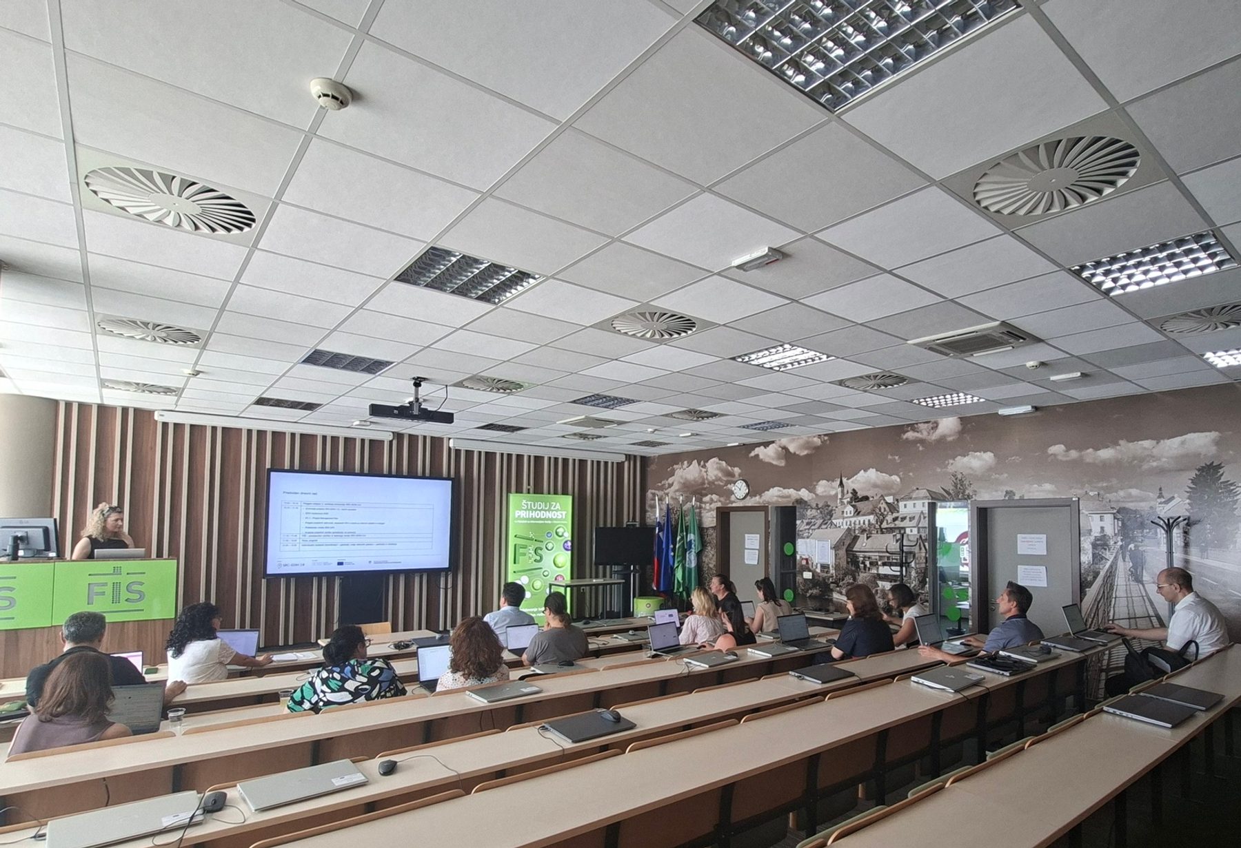 Na FIŠ-u potekal 3. sestanek konzorcija projekta SRC-EDIH 2.0