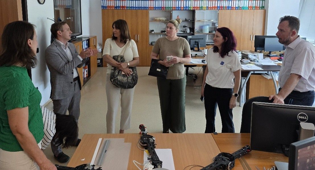 Demo center ROBOFLEX povezuje umetnost, tehnologijo in razvoj